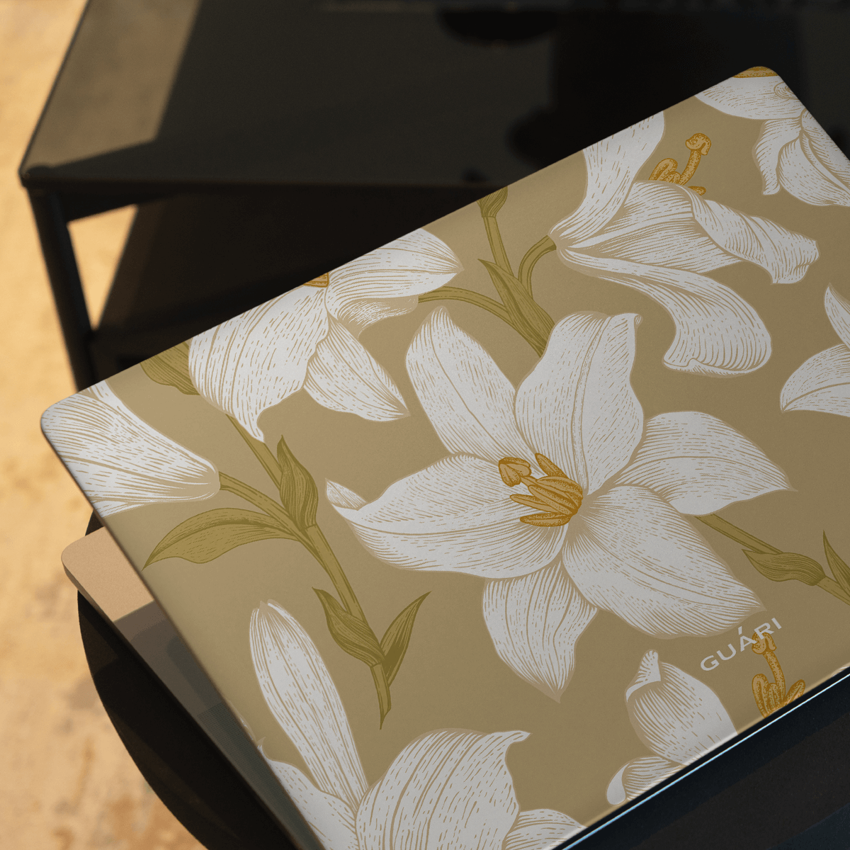 NUDE LILY MACBOOK CASE